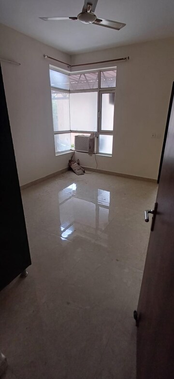 Bathroom in 3 BHK Apartment at Spr Imperial Estate, Sector 82 – for Sale