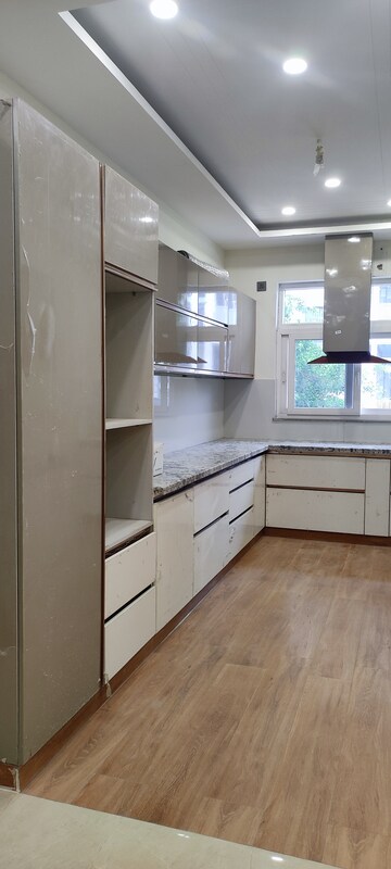 Kitchen in 4 BHK Builder Floor at BPTP Eden Estate, Sector 81 – for Sale