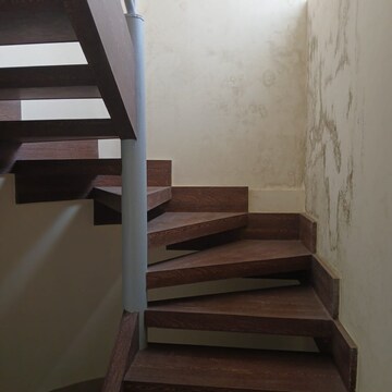 Staircase in 4 BHK Apartment at Chauitanya Towers, Prabhadevi – for Sale