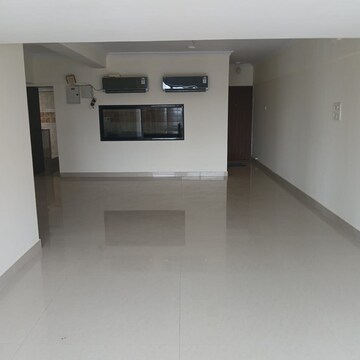 Room in 4 BHK Apartment at Chauitanya Towers, Prabhadevi – for Sale