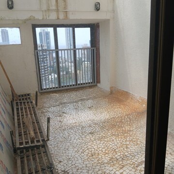 Room in 4 BHK Apartment at Chauitanya Towers, Prabhadevi – for Sale