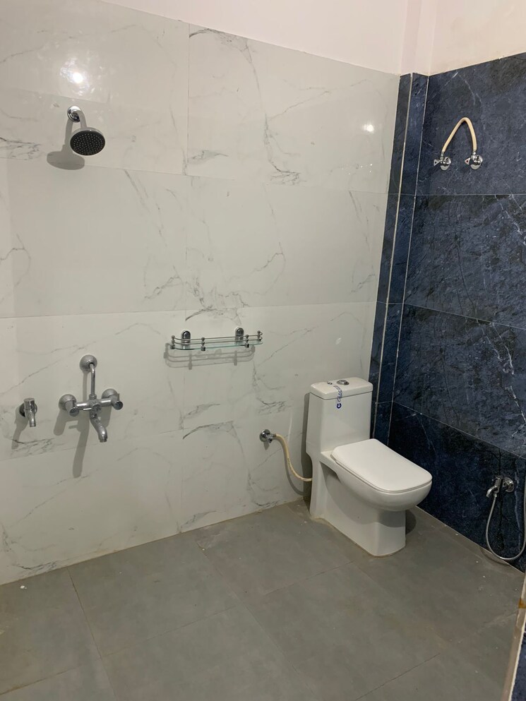 Bathroom, gomti nagar 5 Bedroom 2200 Sq.Ft. Villa In Gomti Nagar Lucknow 7438775