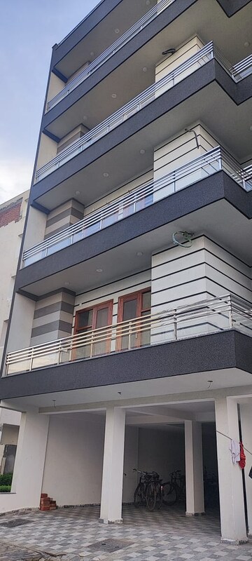 3 BHK Builder Floor – Exterior View View at BPTP District, Sector 81 - for Sale