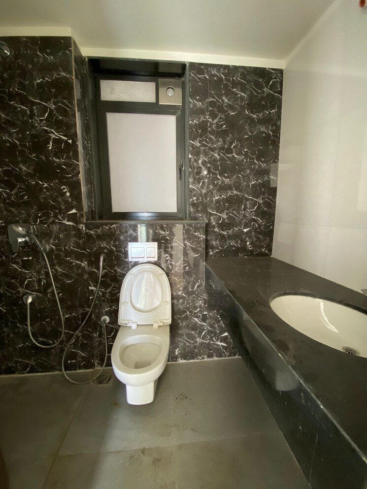 Bathroom, lodha-palava-crown 3 Bedroom 1400 Sq.Ft. Apartment In Dombivli East Thane 7438884