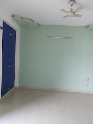 Room in 3.5 BHK Apartment at Gaurs Smart Homes, Gaur City 2  – for Sale