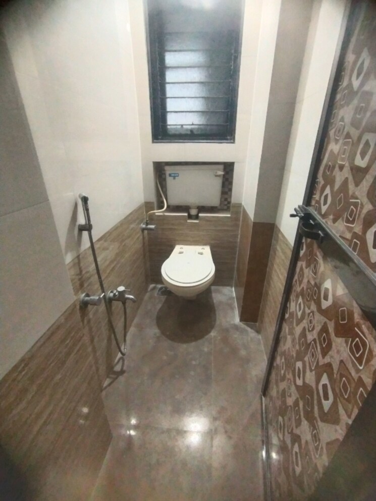 Bathroom, dahisar east 1 Bedroom 500 Sq.Ft. Apartment In Dahisar East Mumbai 7439232