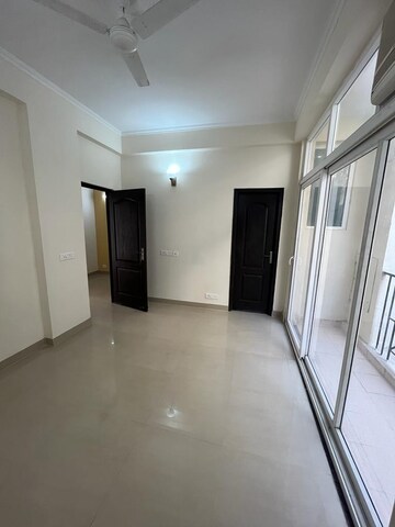 Room in 3.5 BHK Villa at Vrindavan Garden, Sector 16b Greater Noida – for Sale