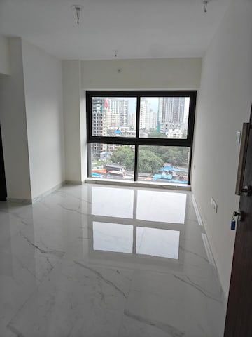 Room in 2 BHK Apartment at Level The Residences, Andheri West – for Sale