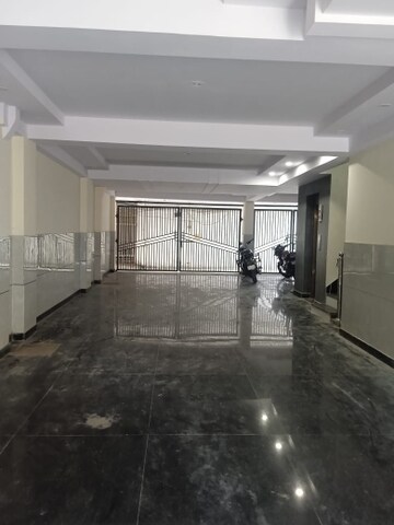 Parking in 3 BHK Builder Floor at Igi Airport Area – for Sale