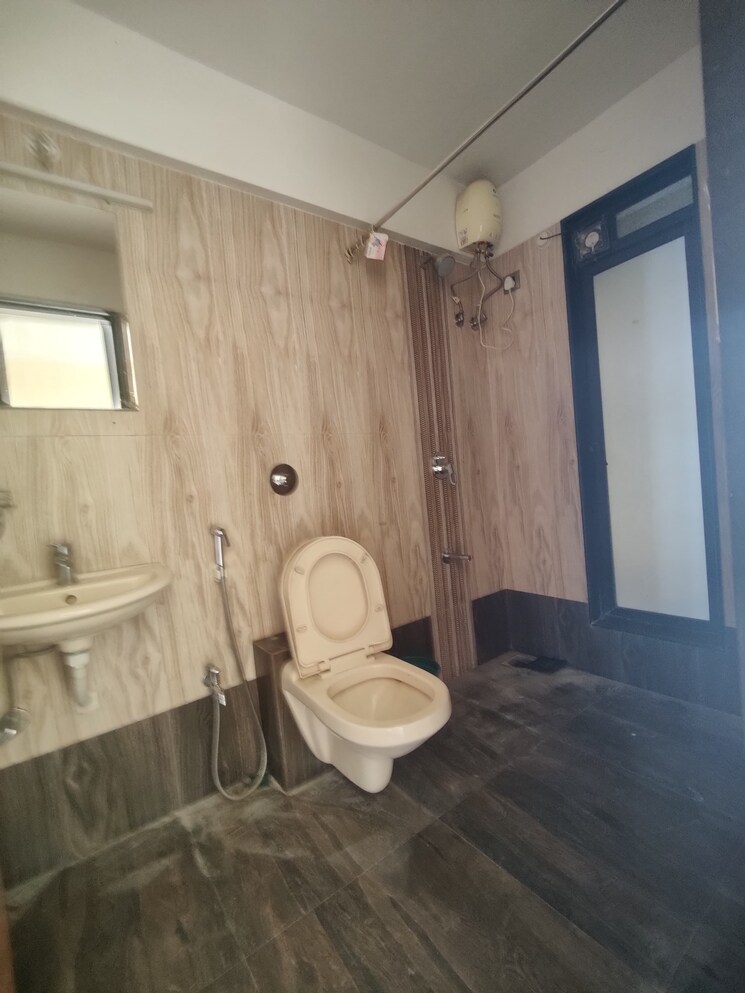 Bathroom, shankar-vilas-chs 4 Bedroom 2455 Sq.Ft. Apartment In Chembur Mumbai 7440252