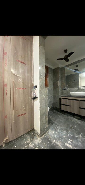 Room in 4 BHK Builder Floor at Vasant Kunj – for Sale