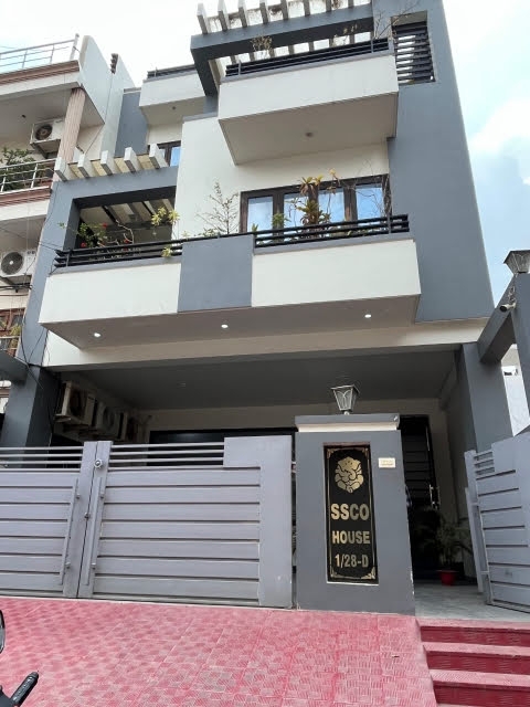 2 BHK Builder Floor For Rent in Gomti Nagar Lucknow  7440553