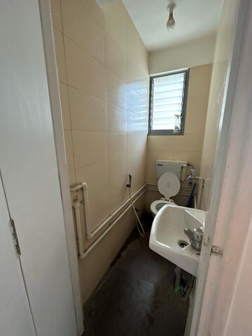 Bathroom in 4 BHK Apartment at Imperial Heights Goregaon West, Goregaon West – for Sale