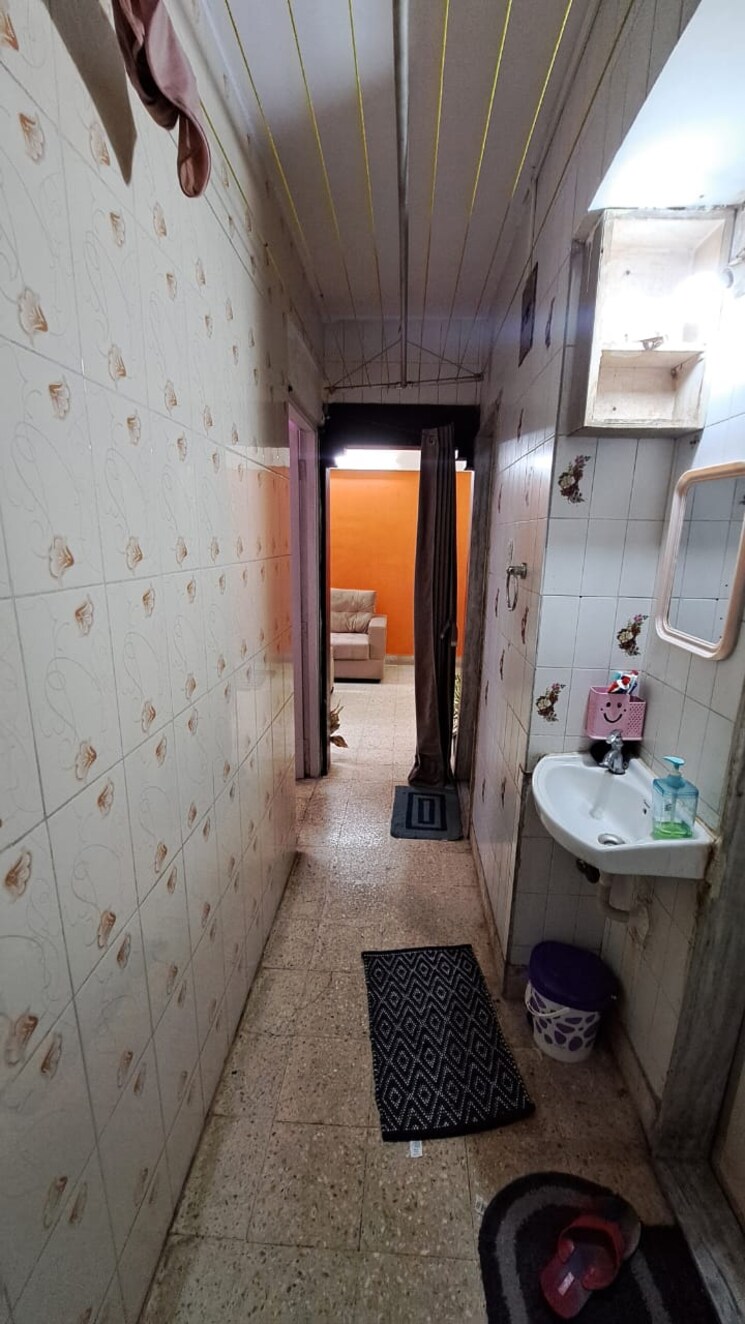 Bathroom, voltas-employees-chs 1 Bedroom 550 Sq.Ft. Apartment In Vasant Vihar Thane 7440674