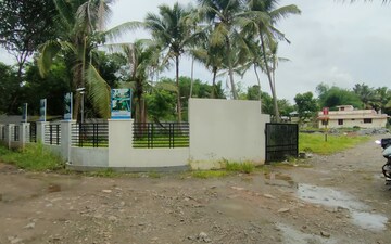 Plot For Sale in Pathiripala