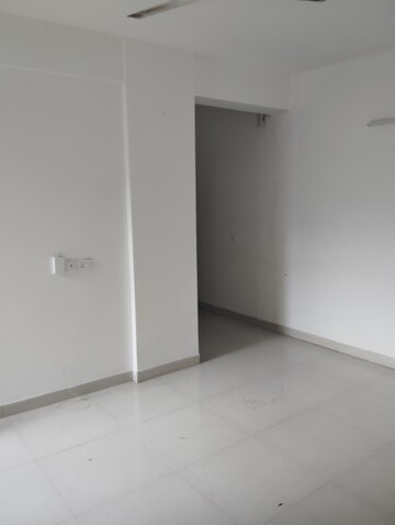 Room in 2 BHK Apartment at Signature Global Synera, Sector 81 – for Sale