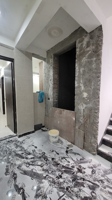 Building Lobby in 4 BHK Builder Floor at Dilshad Garden – for Sale