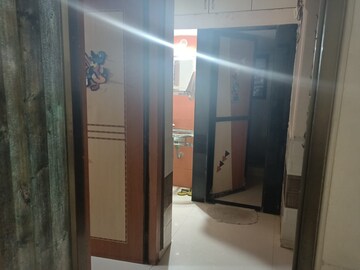 Building Lobby in 2.5 BHK Apartment at Kohinoor Majestic, Kalyan West – for Sale