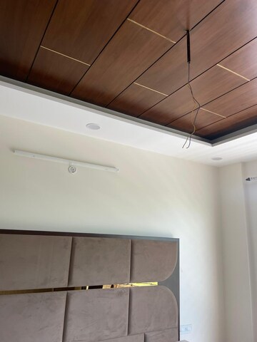 Room in 3 BHK Apartment at Pi Greater Noida – for Sale