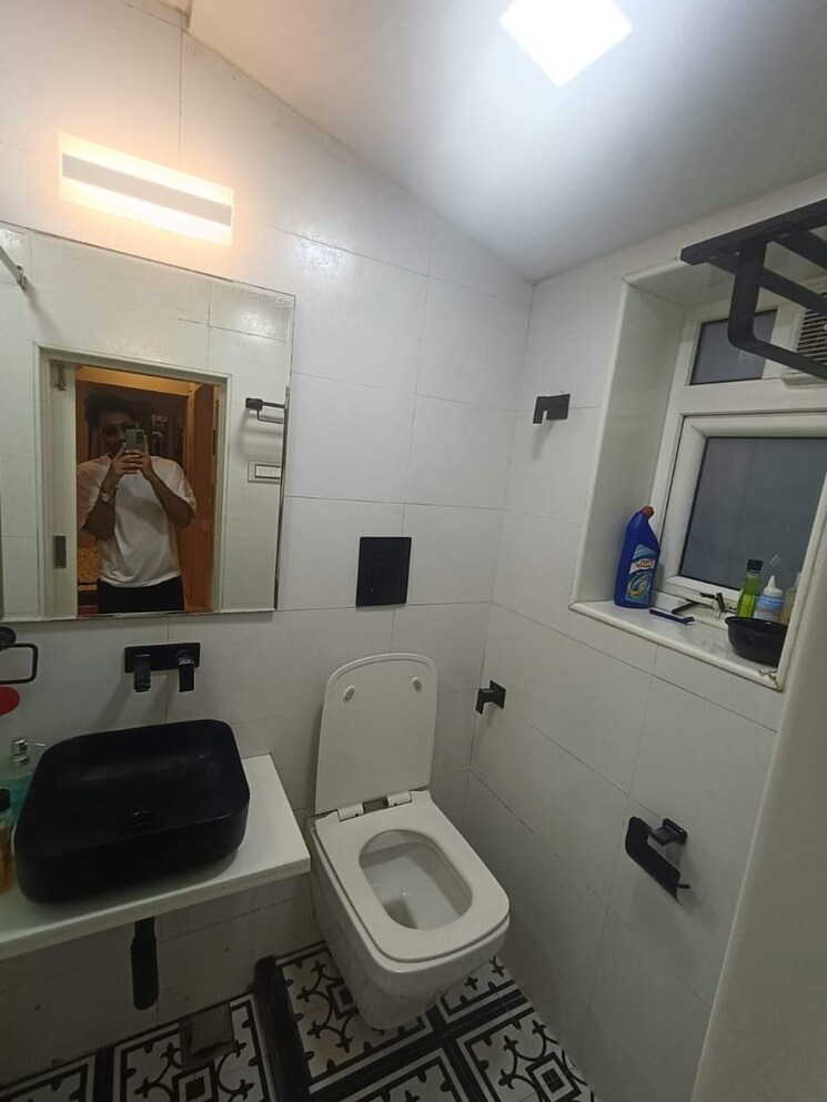 Bathroom, shree-chs-matunga 1 Bedroom 500 Sq.Ft. Apartment In Matunga East Mumbai 7441584