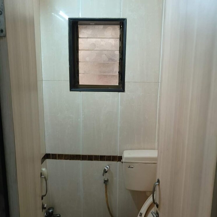 Bathroom, ishan-chs-matunga 2 Bedroom 700 Sq.Ft. Apartment In Matunga East Mumbai 7441592