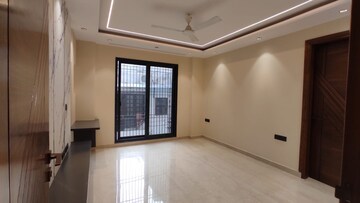 Room in 3 BHK Builder Floor at Saket – for Sale