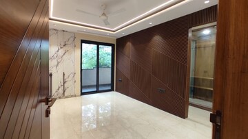 Room in 3 BHK Builder Floor at Saket – for Sale