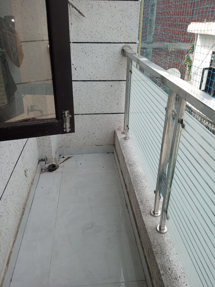 Balcony, zakir nagar 3 Bedroom 900 Sq.Ft. Apartment In Zakir Nagar Delhi 7441864