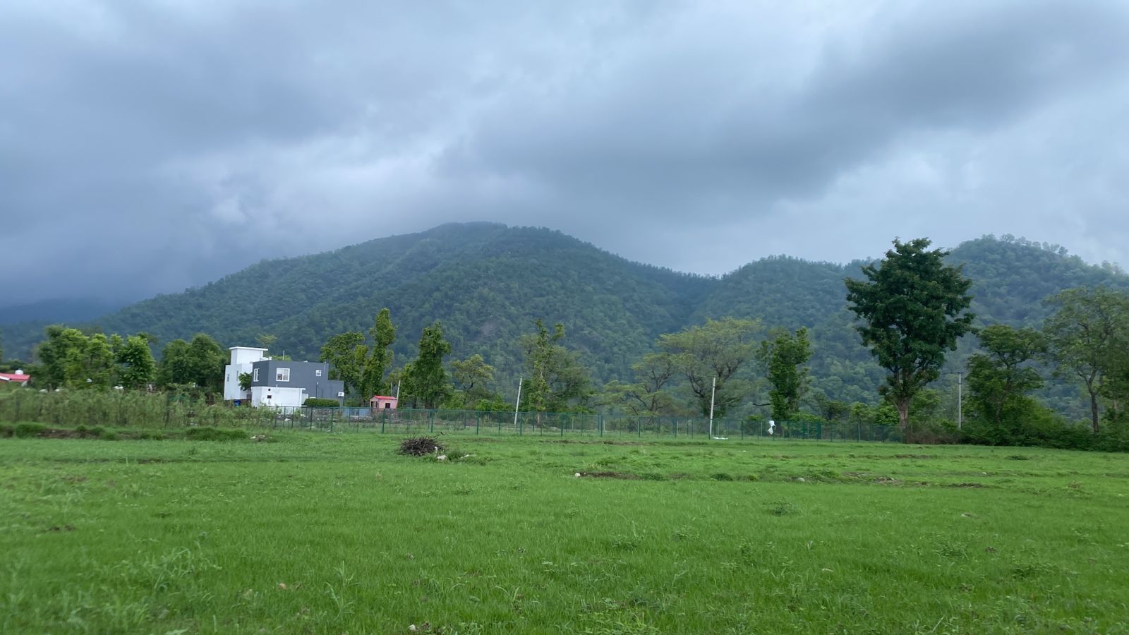 Resale 150 Sq.Yd. Plot in Raipur Dehradun 7442101