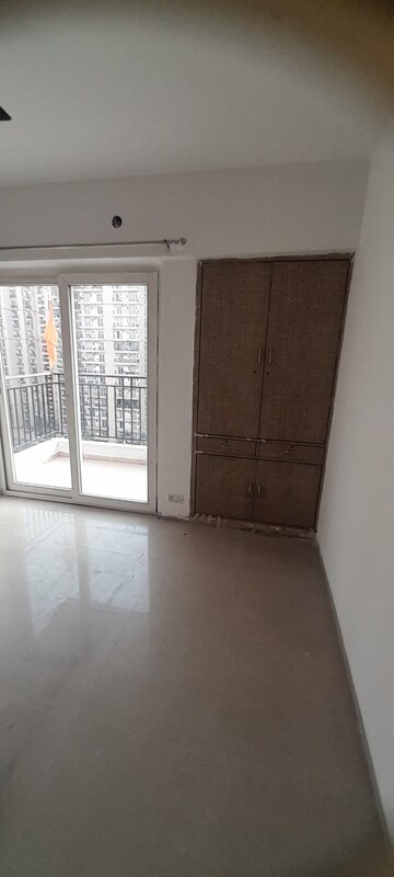2.5 BHK Apartment For Sale in Gulshan Bellina, Sector 16 Greater Noida