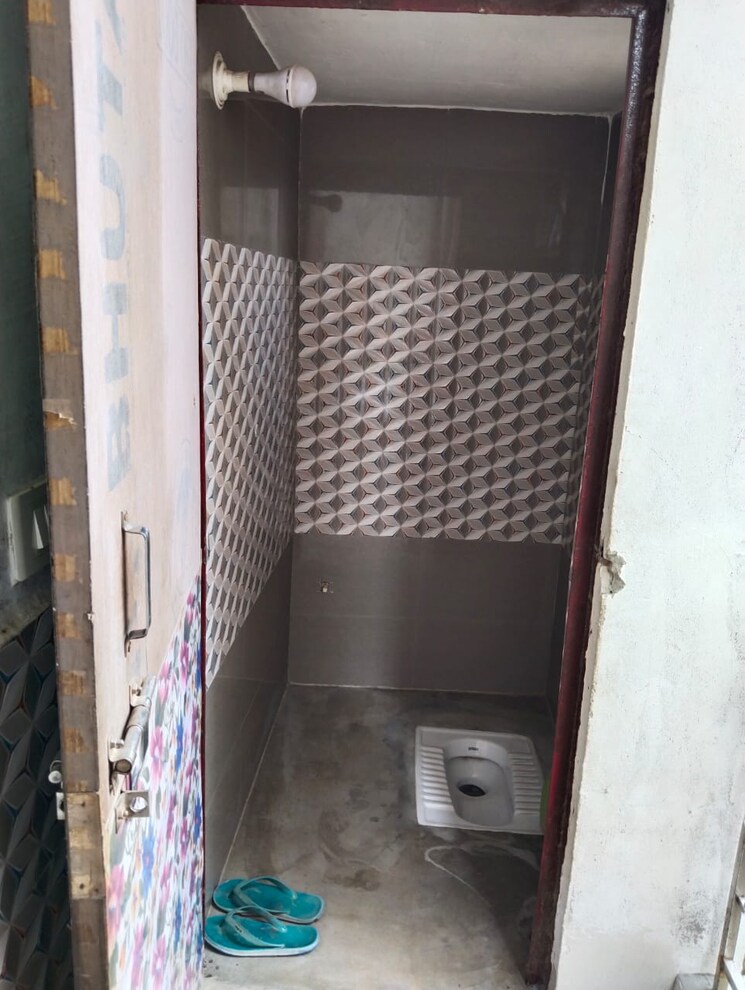 Bathroom, bptp-parklands 4 Bedroom 81 Sq.Yd. Independent House In Sector 76 Faridabad 7442325