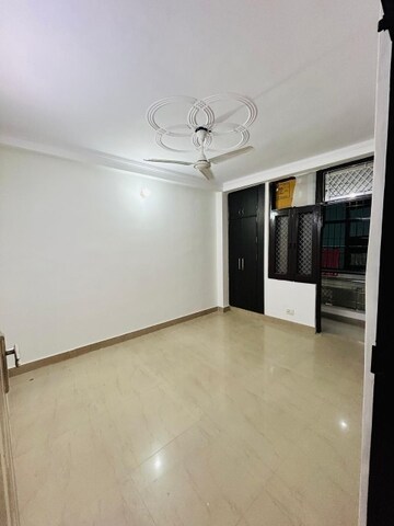 Room in 1 BHK Builder Floor at Igi Airport Area – for Sale