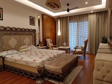 Bedroom in 4 BHK Builder Floor at Sushant Lok 2, Sector 57 – for Sale