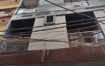 2.5 BHK Builder Floor For Sale in Azad Nagar