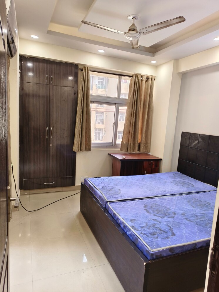 Bedroom, amrapali-princely-estate 2 Bedroom 875 Sq.Ft. Apartment In Sector 76 Noida 7443141