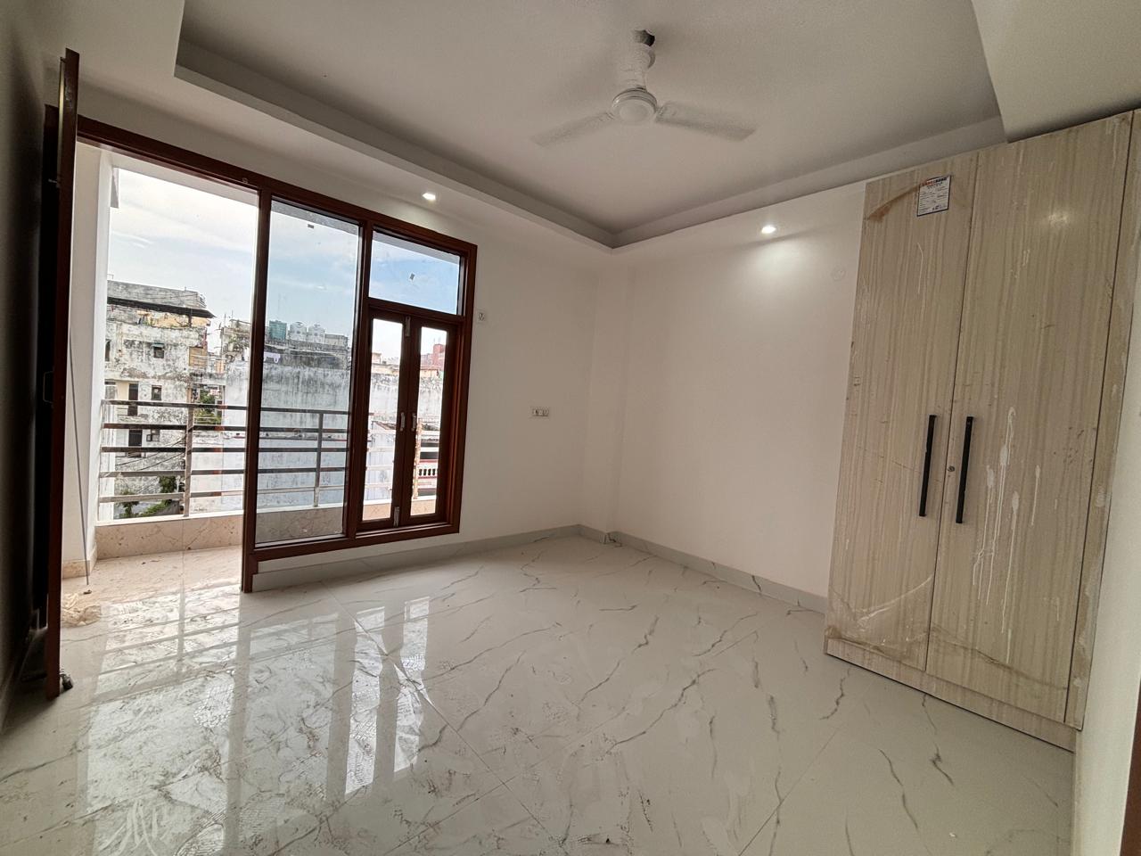 1 BHK Builder Floor For Rent in Freedom Fighters Enclave Delhi  7443312