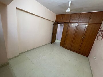 Room in 2 BHK Apartment at Dahisar East – for Sale