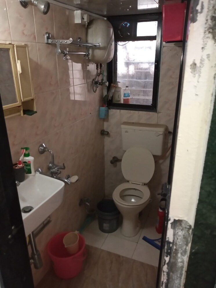 Bathroom, poonam-parag-pushp-chs 1 Bedroom 350 Sq.Ft. Apartment In Jogeshwari East Mumbai 7444523