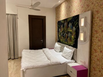 Bedroom in 5 BHK Builder Floor at Sector 10 – for Sale