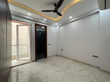 Room in 3 BHK Builder Floor at Chattarpur – for Sale