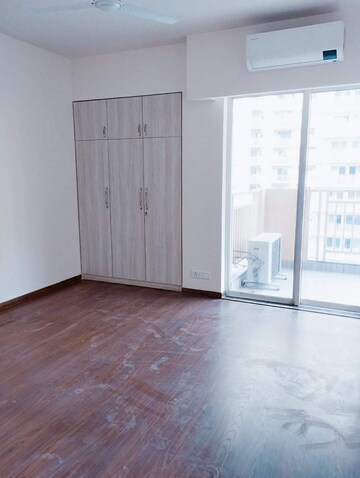 Room in 2 BHK Apartment at M3M Flora 68, Sector 68 – for Sale