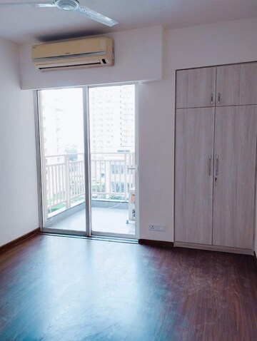 Room in 2 BHK Apartment at M3M Flora 68, Sector 68 – for Sale