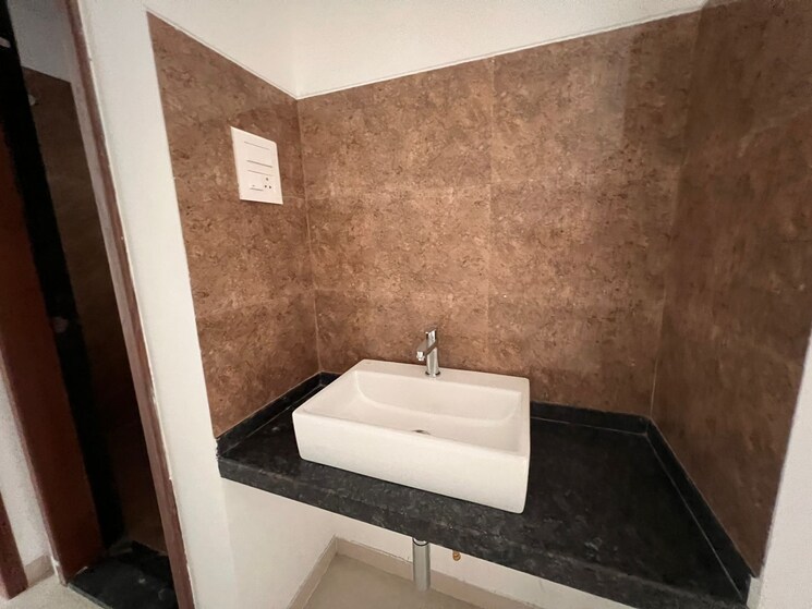 Bathroom, baner 2 Bedroom 831 Sq.Ft. Apartment In Baner Pune 7445692