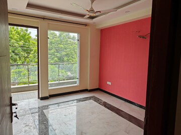 Room in 3 BHK Builder Floor at Sector 23 – for Sale