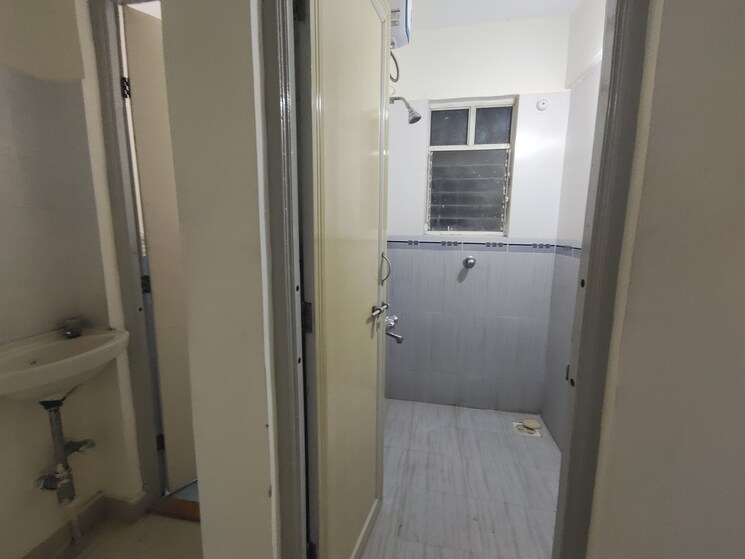 Bathroom, goel-ganga-osian-park 1 Bedroom 580 Sq.Ft. Apartment In Katraj Pune 7446293