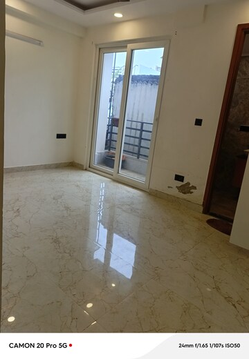 Room in 1 BHK Builder Floor at Chattarpur – for Sale