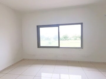 Room in 3 BHK Apartment at Ahmedabad Cantonment – for Sale
