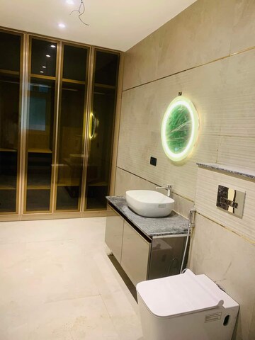 Bathroom in 4 BHK Builder Floor at Ardee City, Sector 52 – for Sale