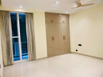 Room in 4 BHK Builder Floor at Ardee City, Sector 52 – for Sale