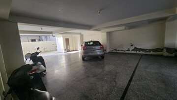 Parking in 3.5 BHK Builder Floor at Sector 9 – for Sale